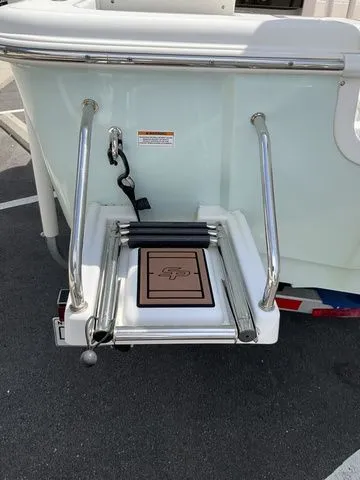 Slide: The Image of Sea Pro 208 DLX 2023 - 24