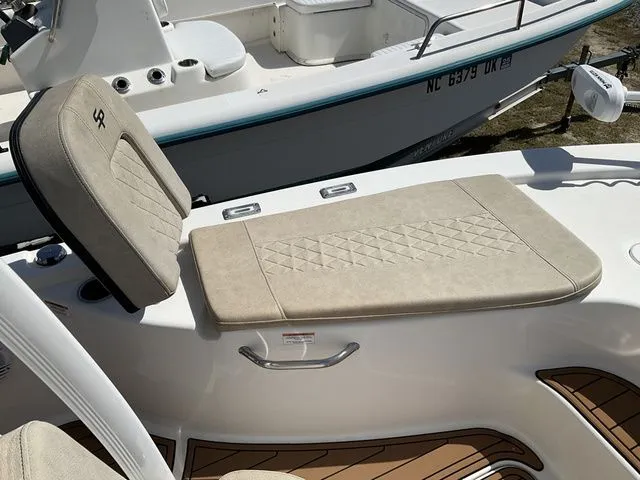 Slide: The Image of Sea Pro 208 DLX 2023 - 26