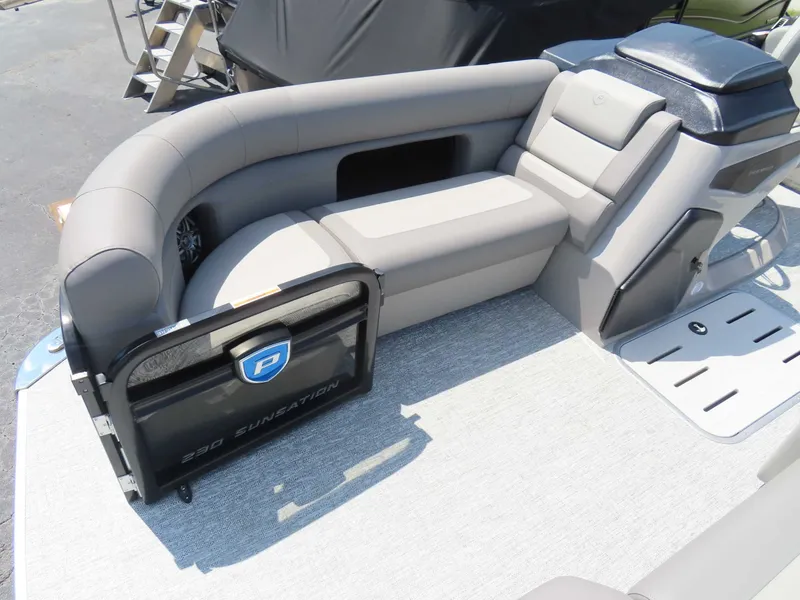 Slide: The Image of Premier 230 Sunsation RF (PTX 28) 2026 - 10