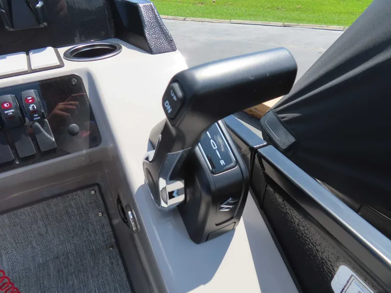 Slide: The Image of Premier 230 Sunsation RF (PTX 28) 2026 - 15