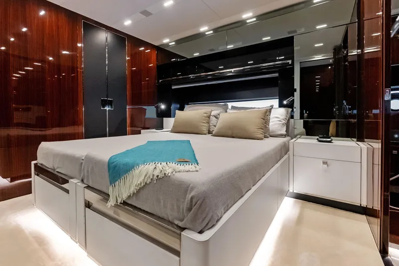 Slide: The Image of Riva 88' Folgore 2021 - 50