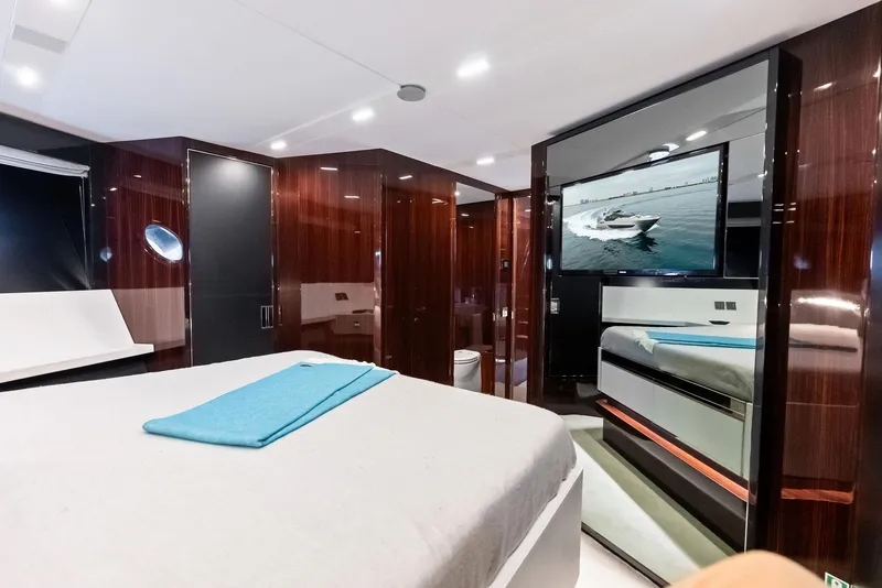 Slide: The Image of Riva 88' Folgore 2021 - 55