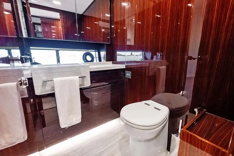 Slide: The Image of Riva 88' Folgore 2021 - 56