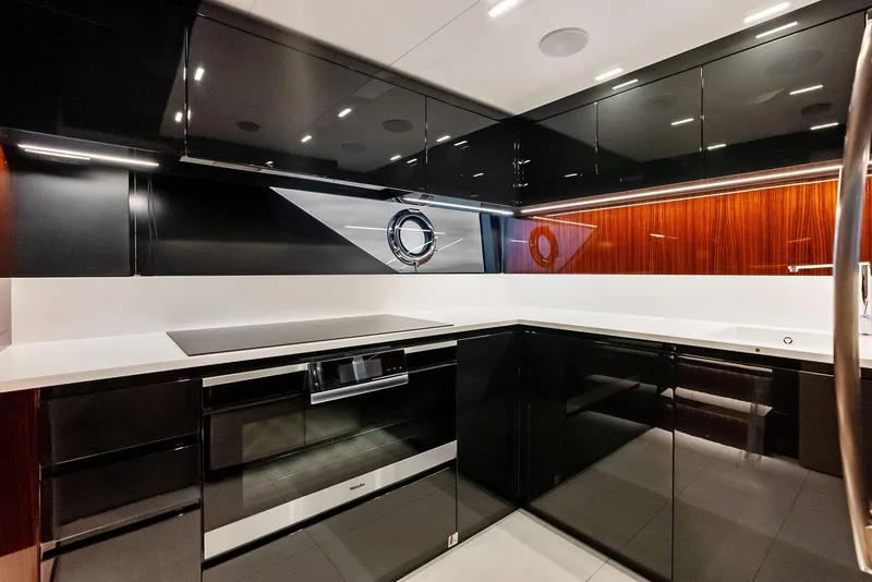 Slide: The Image of Riva 88' Folgore 2021 - 59