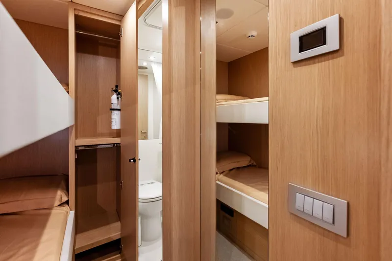 Slide: The Image of Riva 88' Folgore 2021 - 64