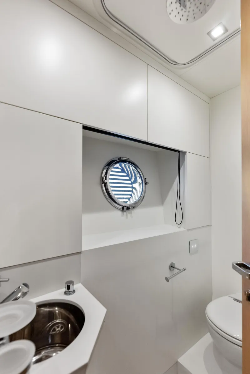 Slide: The Image of Riva 88' Folgore 2021 - 66