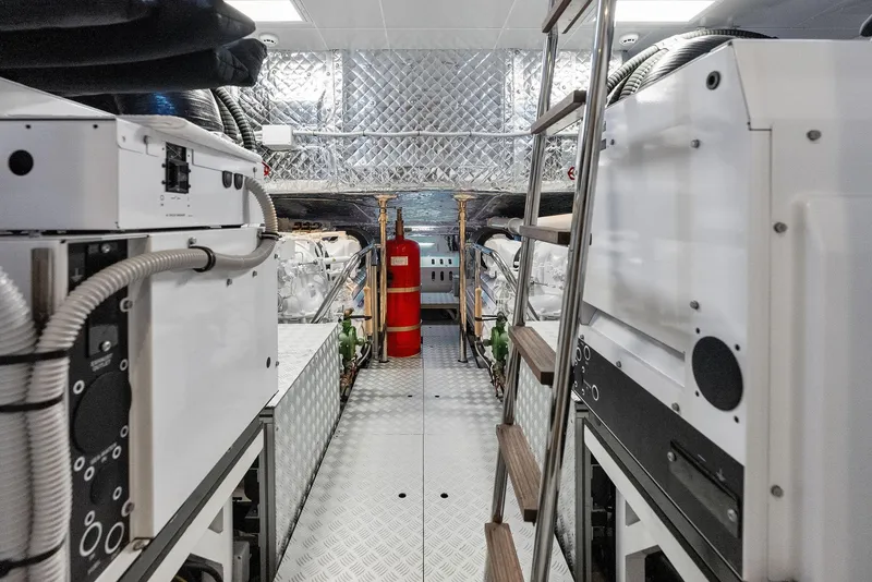 Slide: The Image of Riva 88' Folgore 2021 - 67