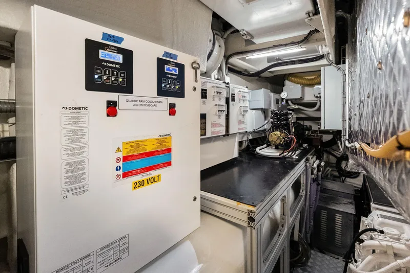 Slide: The Image of Riva 88' Folgore 2021 - 70