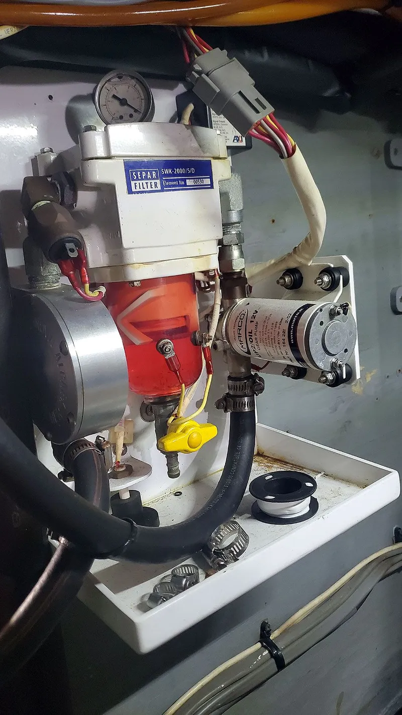 Slide: The Image of Fuel Water Separator - 45