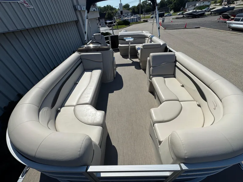 Slide: The Image of 2017 Bennington 21 SLX pontoon boat with spacious seating and modern design. - 6