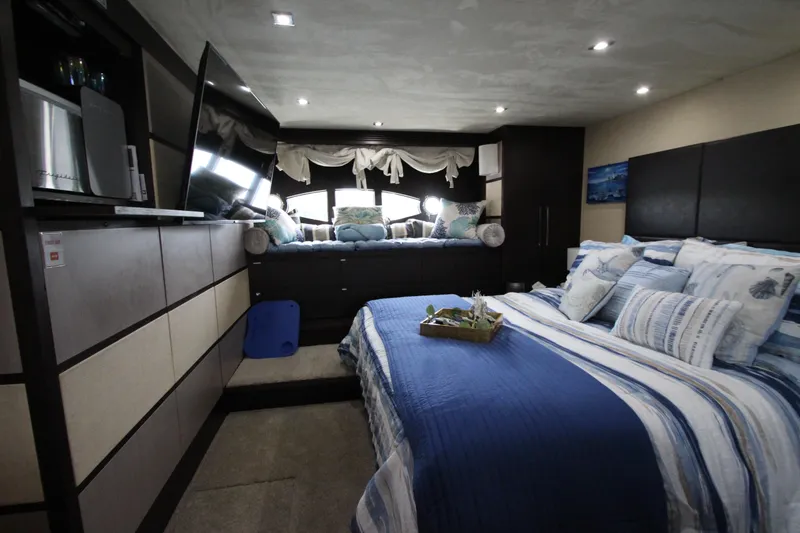 Slide: The Image of Uniesse 70 Sport 2007 - 64