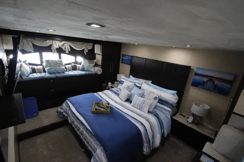 Slide: The Image of Uniesse 70 Sport 2007 - 71