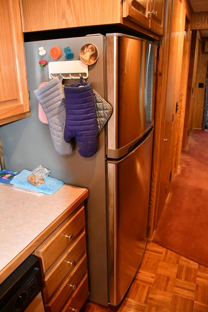 Slide: The Image of Lakeview 62'x14' 1995 - 14