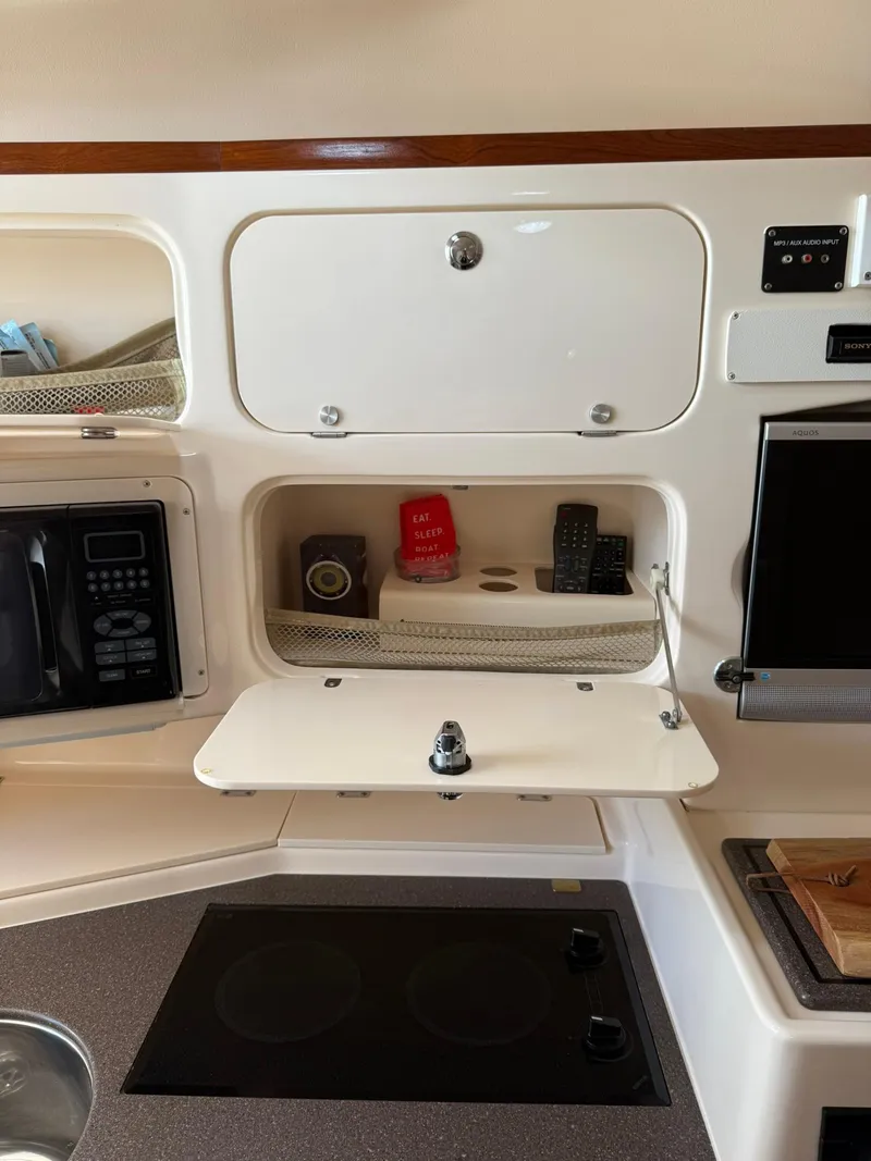 Slide: The Image of Grady-White Express 330 2007 - 60