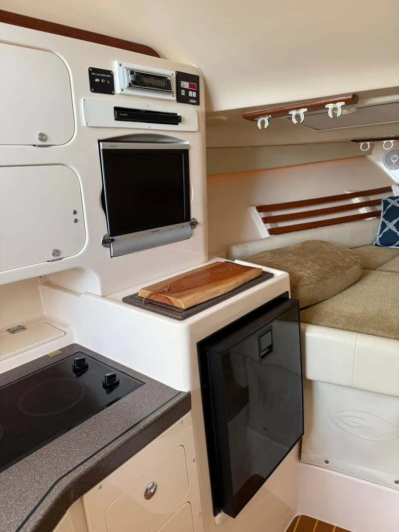 Slide: The Image of Grady-White Express 330 2007 - 64