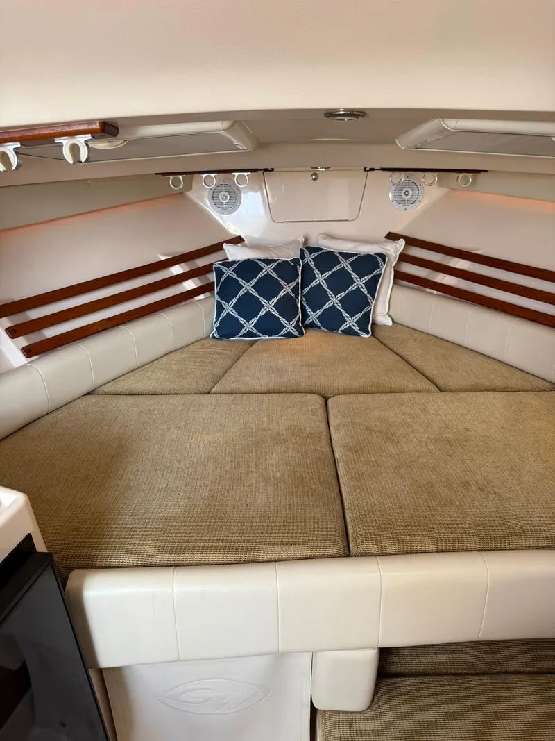 Slide: The Image of Grady-White Express 330 2007 - 67