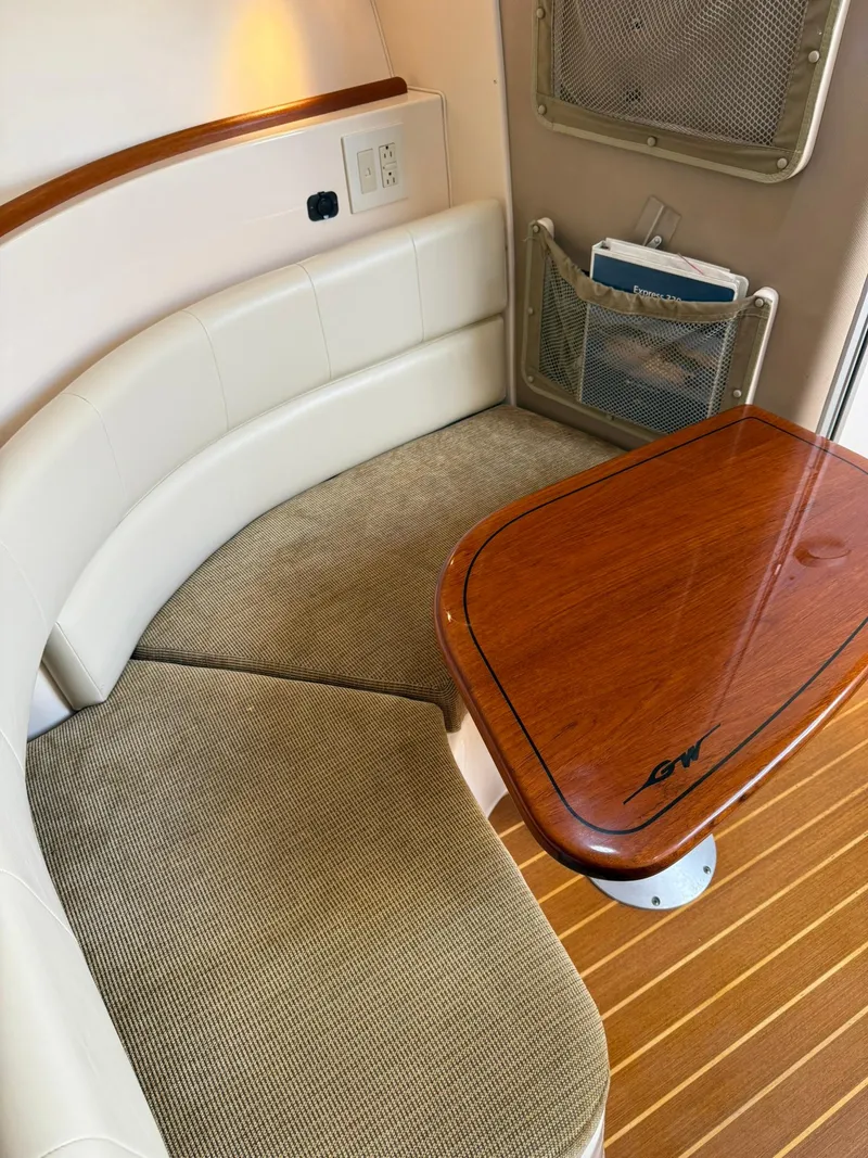 Slide: The Image of Grady-White Express 330 2007 - 70