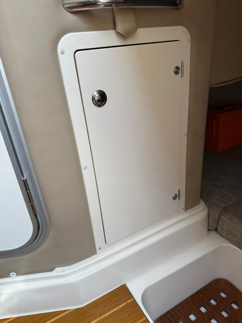 Slide: The Image of Grady-White Express 330 2007 - 75