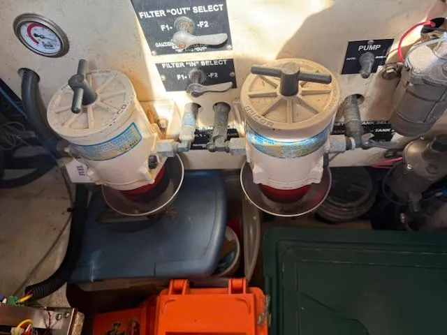Slide: The Image of Fuel filter system on a 2003 Caliber 40 LRC SE boat. - 45