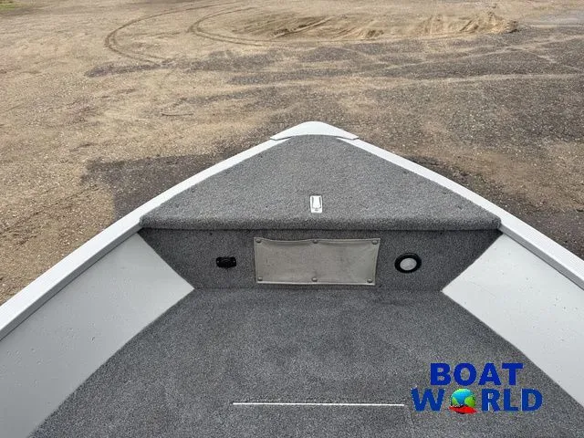 Slide: The Image of Alumacraft Classic 165 2011 - 12