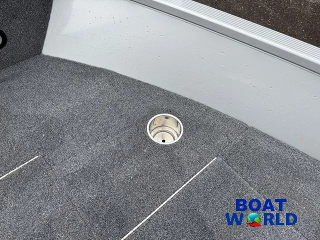 Slide: The Image of Alumacraft Classic 165 2011 - 13