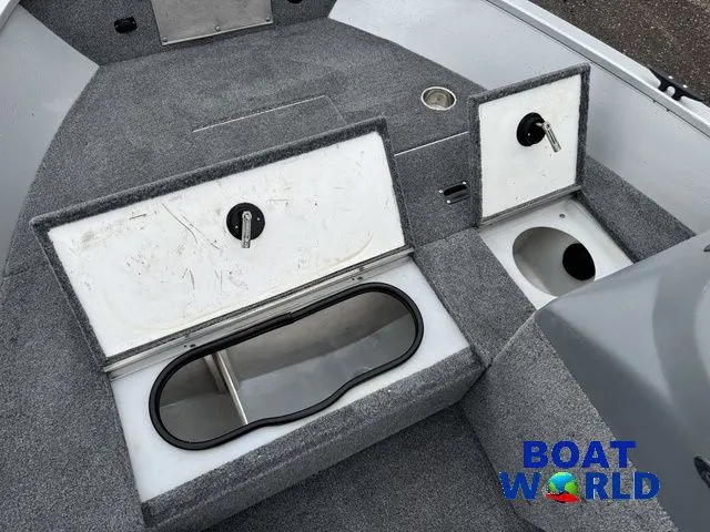 Slide: The Image of Alumacraft Classic 165 2011 - 15