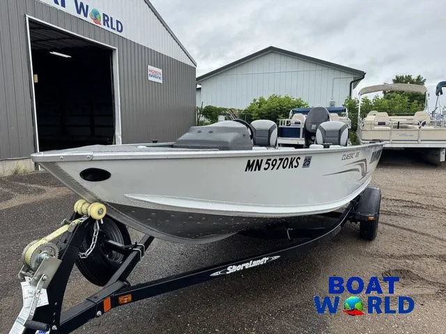 Slide: The Image of Alumacraft Classic 165 2011 - 16