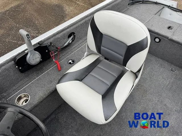 Slide: The Image of Alumacraft Classic 165 2011 - 22