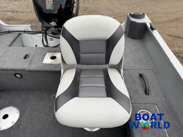 Slide: The Image of Alumacraft Classic 165 2011 - 25