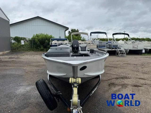 Slide: The Image of Alumacraft Classic 165 2011 - 3