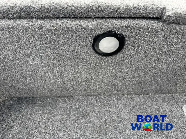 Slide: The Image of Alumacraft Classic 165 2011 - 31