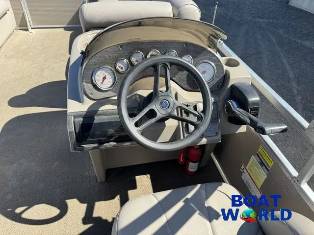 Slide: The Image of Premier Sunsation 200 Pontoon 2010 - 21