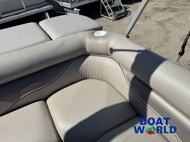 Slide: The Image of Premier Sunsation 200 Pontoon 2010 - 28