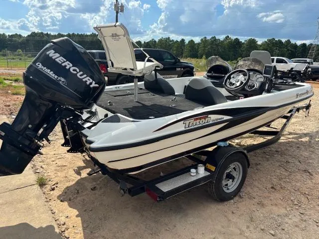 Slide: The Image of Triton 17 Explorer 2012 - 10