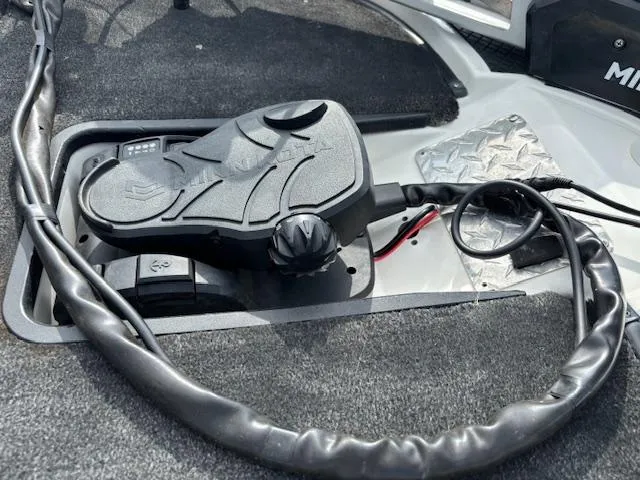 Slide: The Image of Triton 17 Explorer 2012 - 15