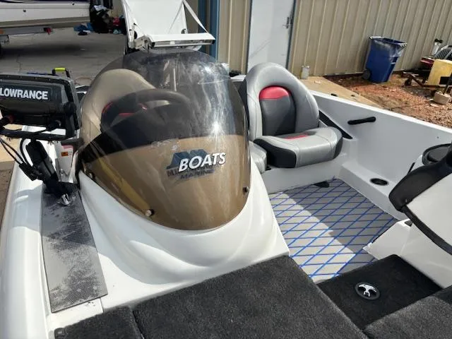 Slide: The Image of Triton 17 Explorer 2012 - 16