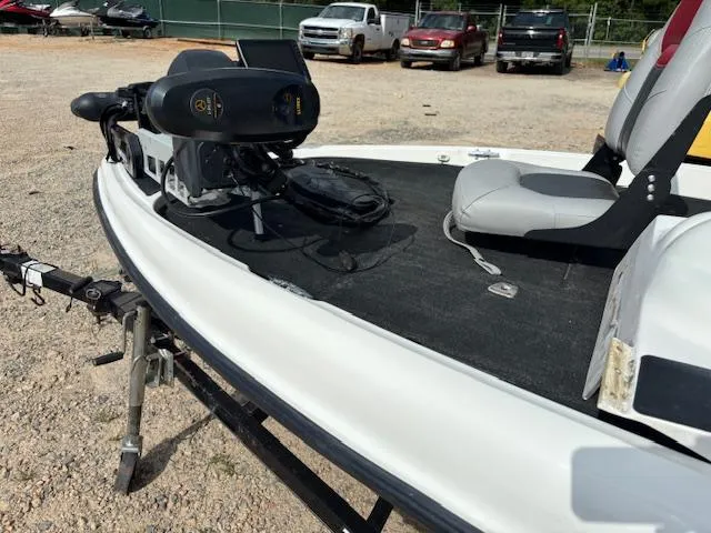 Slide: The Image of Triton 17 Explorer 2012 - 23