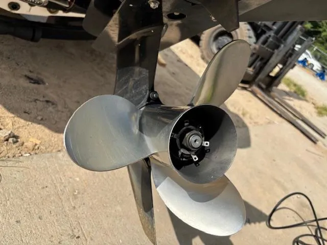 Slide: The Image of Triton 17 Explorer 2012 - 8