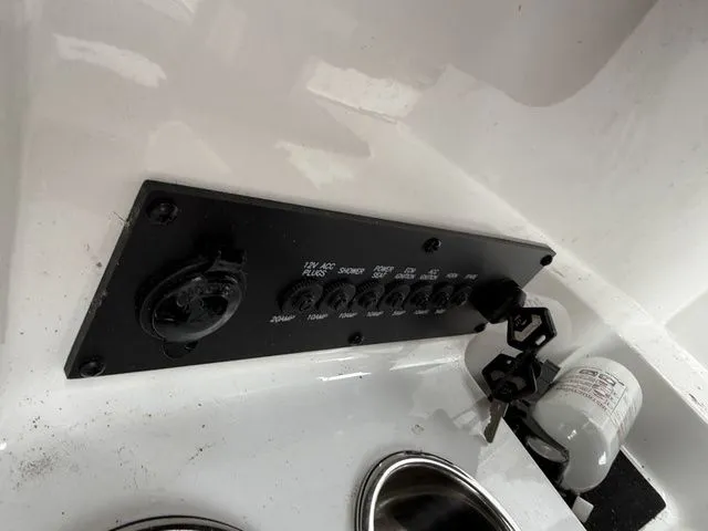 Slide: The Image of Malibu Wakesetter 25 LSV 2021 - 18