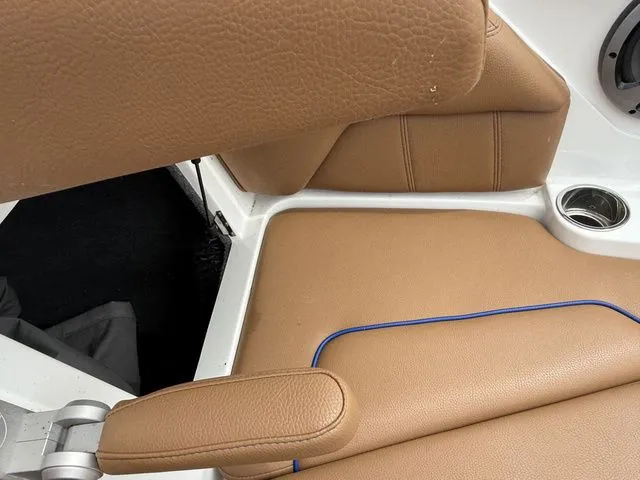 Slide: The Image of Malibu Wakesetter 25 LSV 2021 - 21