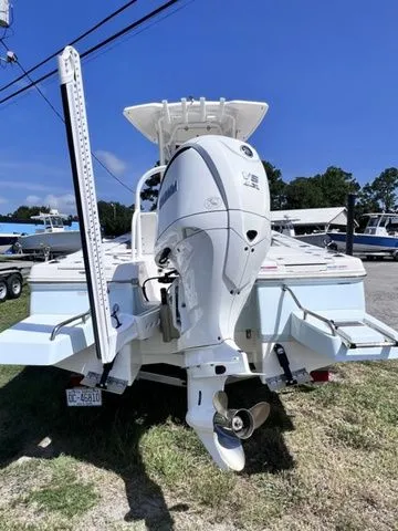 Slide: The Image of Robalo 246 Cayman 2023 - 3