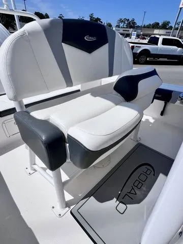 Slide: The Image of Robalo 246 Cayman 2023 - 7
