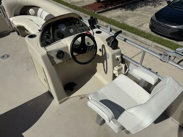 Slide: The Image of Sea Chaser 8524 CLASSIC 2016 - 14