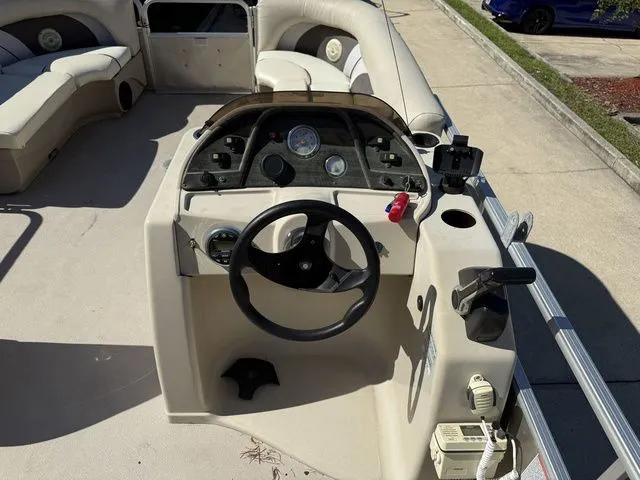 Slide: The Image of Sea Chaser 8524 CLASSIC 2016 - 15