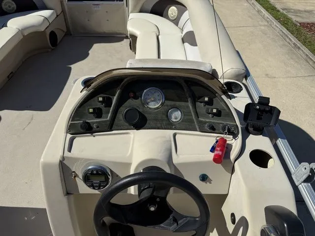 Slide: The Image of Sea Chaser 8524 CLASSIC 2016 - 16