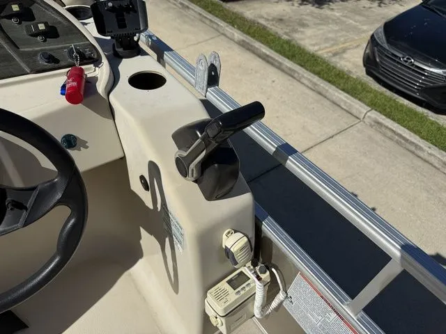 Slide: The Image of Sea Chaser 8524 CLASSIC 2016 - 17