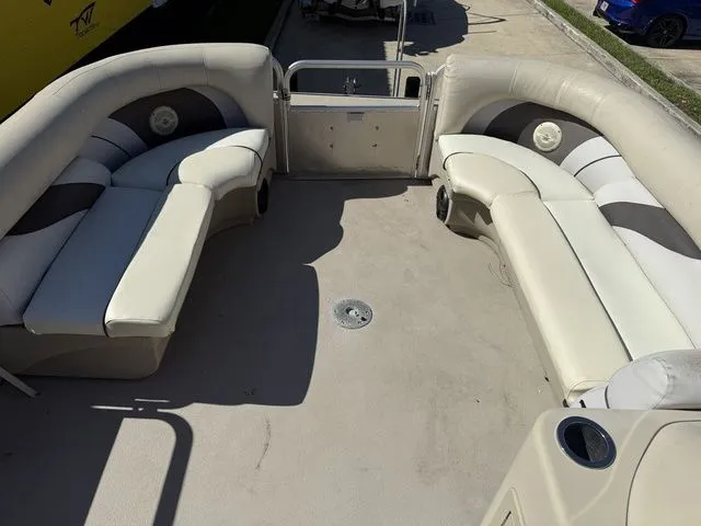 Slide: The Image of Sea Chaser 8524 CLASSIC 2016 - 19