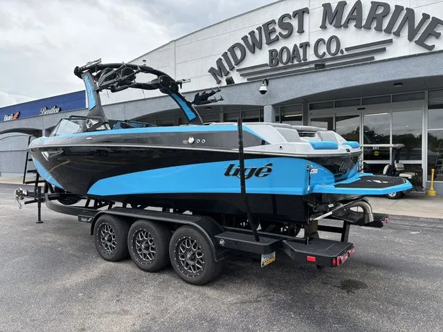 Slide: The Image of Tigé Z5 / Indmar Raptor 400 2025 - 7