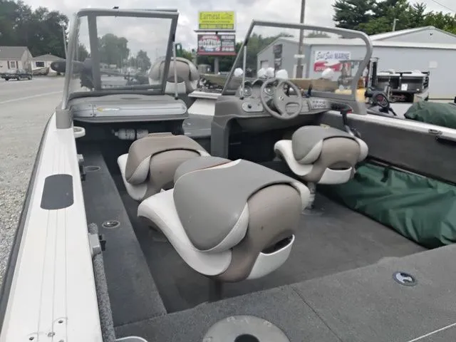 Slide: The Image of Crestliner Sport Angler 1750 2007 - 10