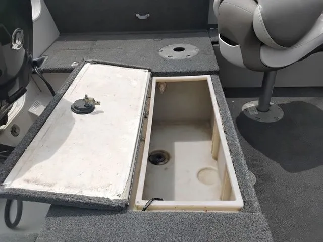 Slide: The Image of Crestliner Sport Angler 1750 2007 - 13